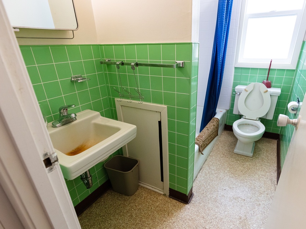 Bathroom before remodel