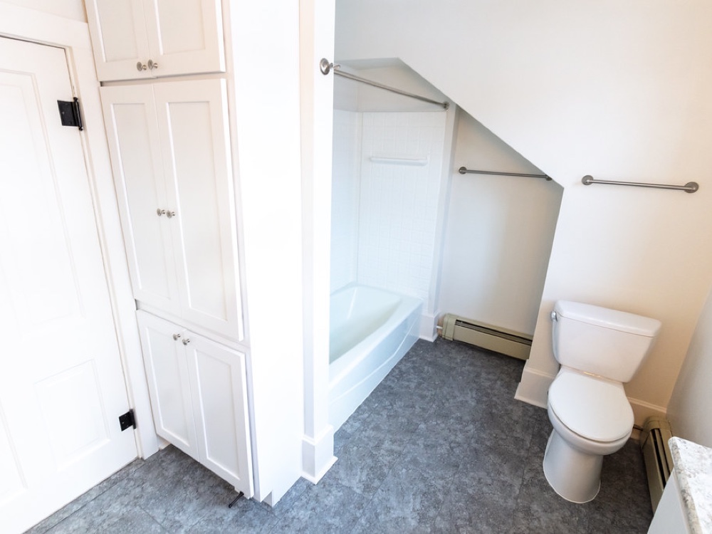 Guest Bath, Tub-to-Shower